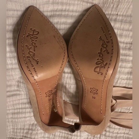 Alice + Olivia Dominique Heels - Size 39 (US 9) - Picture 9 of 16
